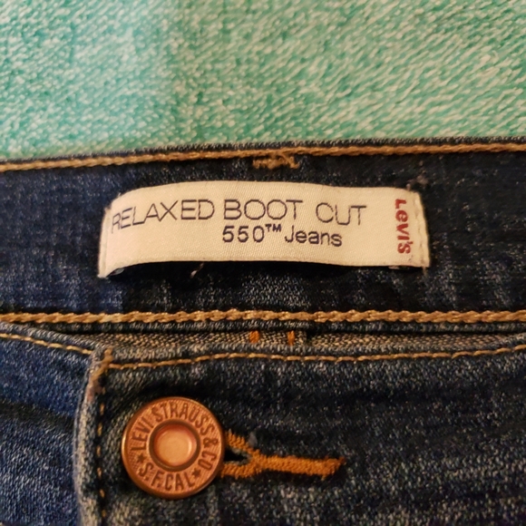 Levi's 550 Relaxed Fit Boot Cut Jeans - Picture 5 of 5